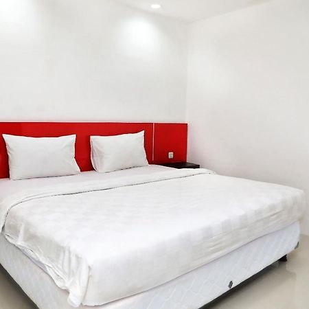 Heavenly Land Family Hotel Palembang Exterior photo