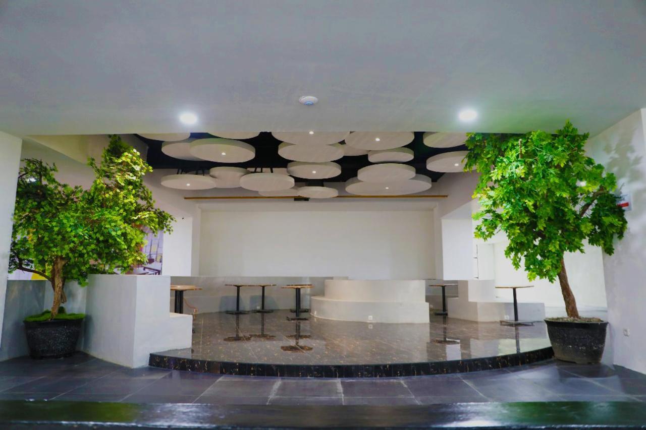 Heavenly Land Family Hotel Palembang Exterior photo
